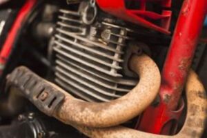 Como tirar ferrugem de moto?