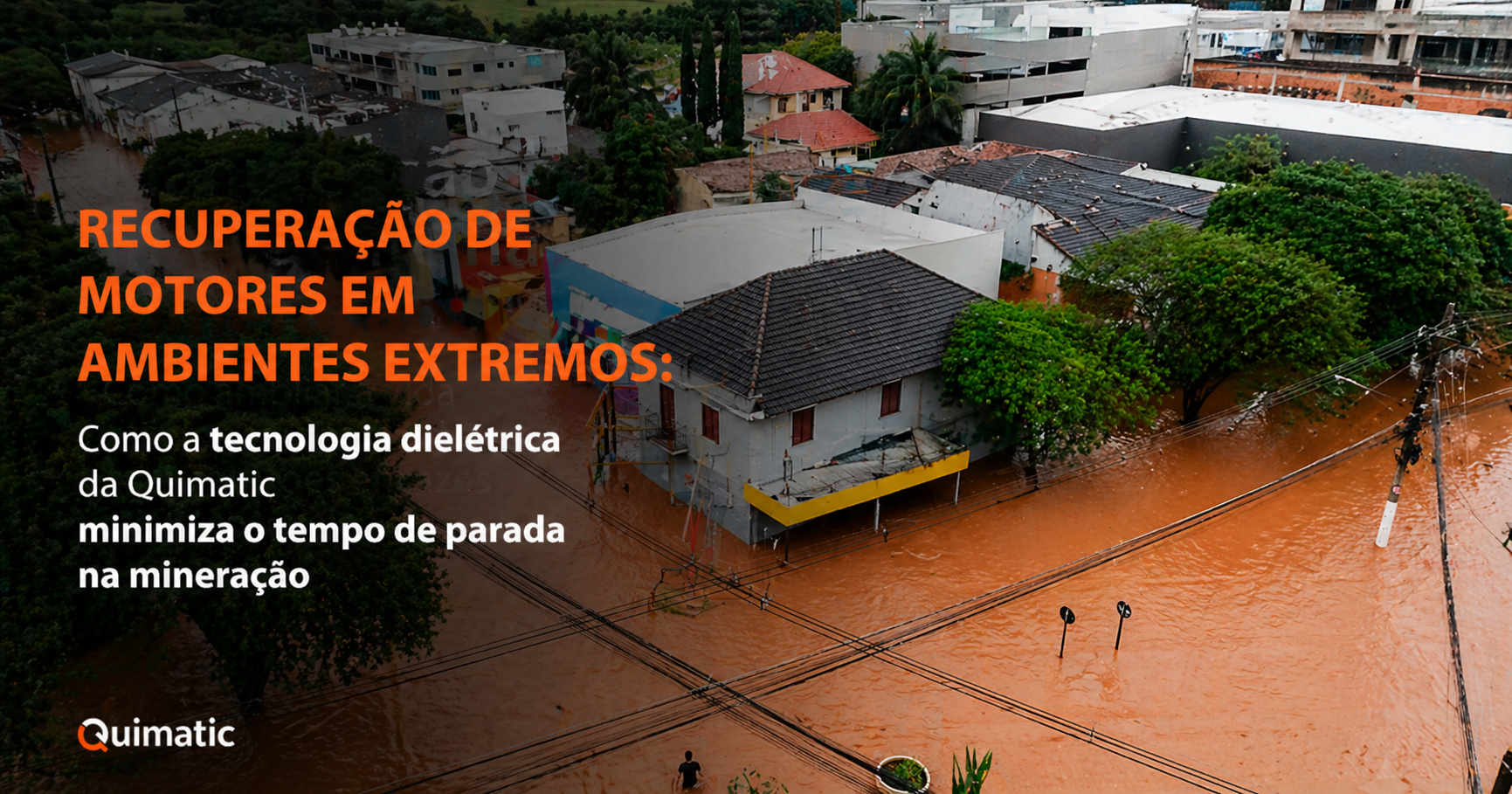 Cena aérea de casas submersas pela enchente ocorrida em 2024 no estado do Rio Grande do Sul.